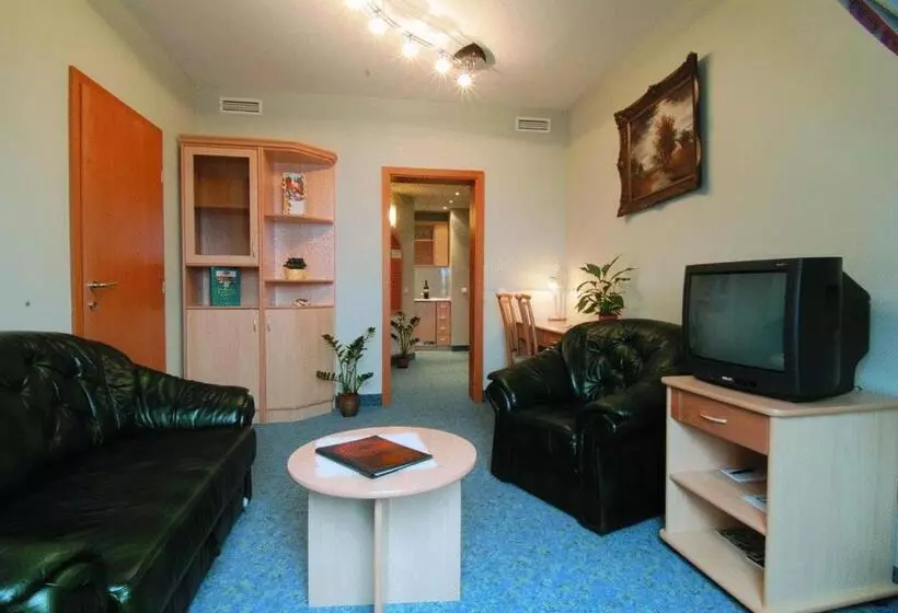 Huoneisto 1 Makuuhuone, Hozam Wellness és Apartman
