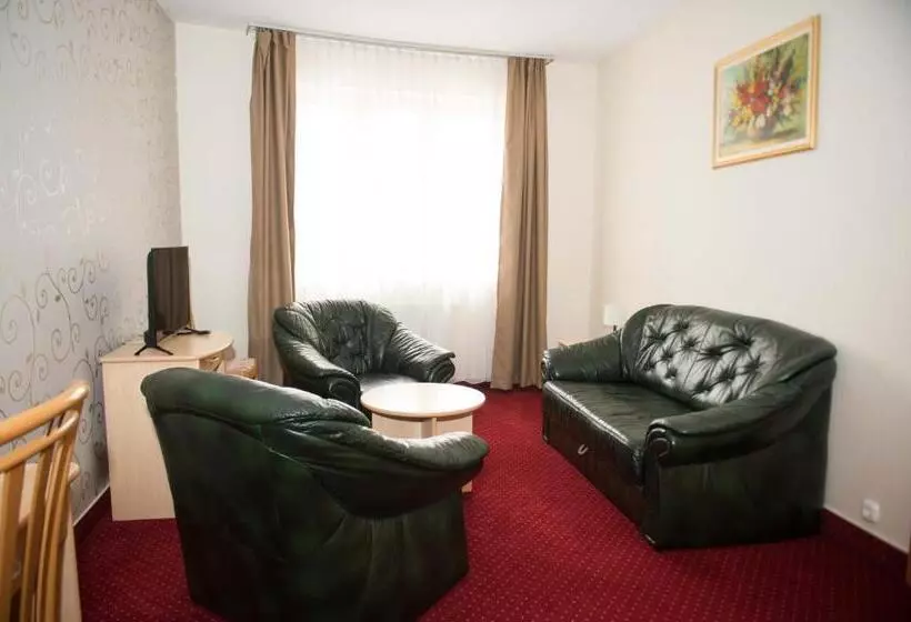 Huoneisto 1 Makuuhuone, Hozam Wellness és Apartman