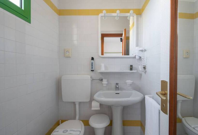 غرفة أساسية سرير مزدوج, Iris