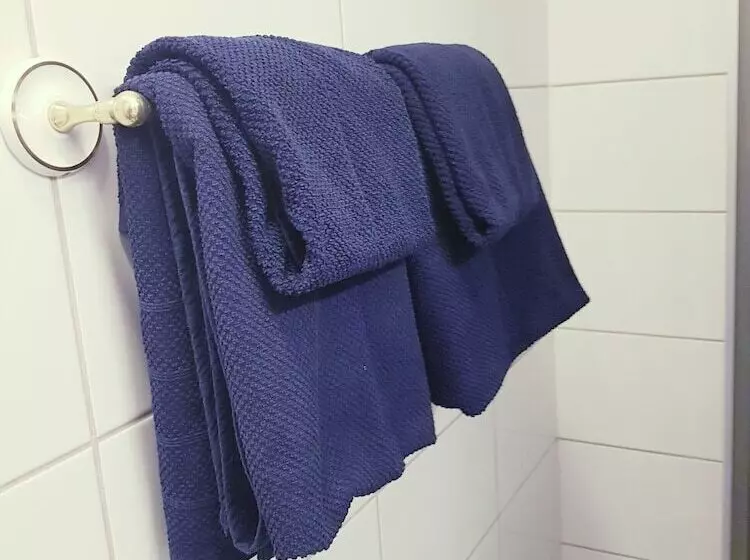 Standard Kolmen Hengen Huone, L Skinnargården