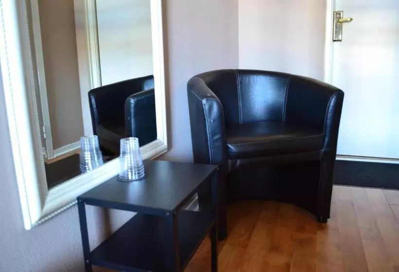 Standard Neljän Hengen Huone, L Skinnargården
