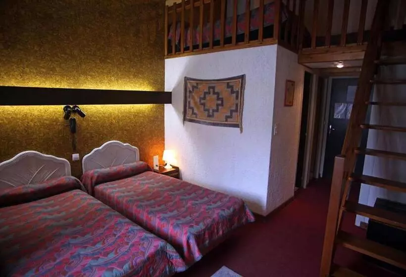 スタンダードシングルルーム, Logis Hotel Restaurant Auberge Du Peras
