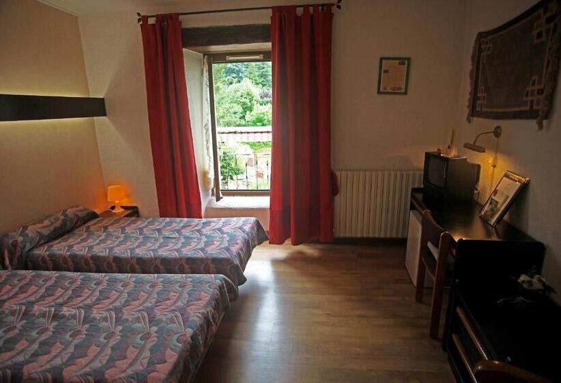 חדר סטנדרט יחיד, Logis Hotel Restaurant Auberge Du Peras