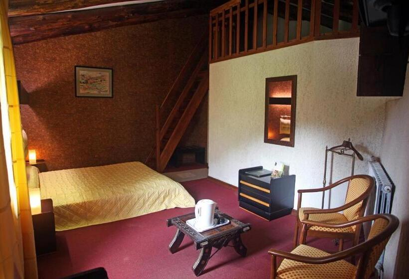 חדר סטנדרט, Logis Hotel Restaurant Auberge Du Peras