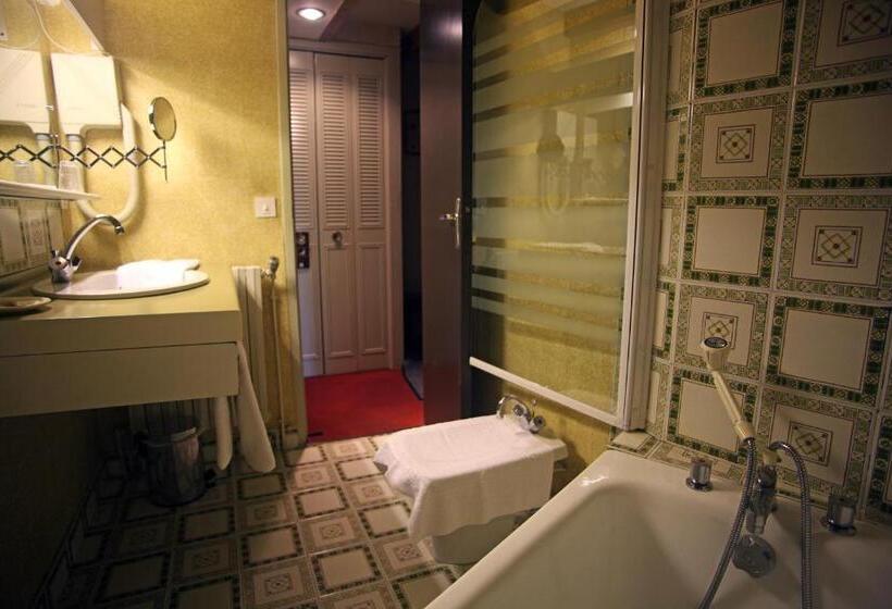 חדר סטנדרט, Logis Hotel Restaurant Auberge Du Peras