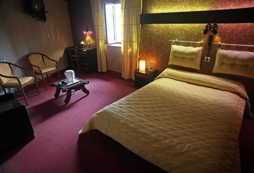 スタンダードルーム, Logis Hotel Restaurant Auberge Du Peras