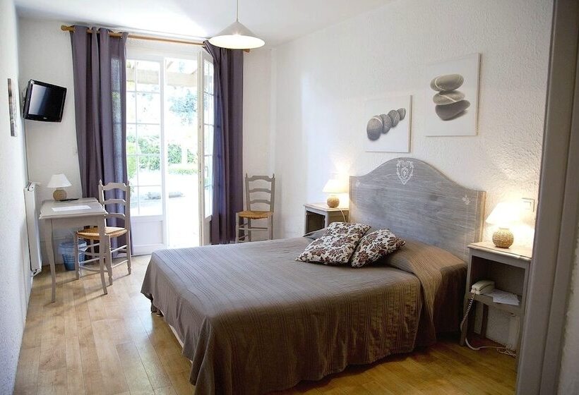 标准间带露台, Logis Hôtel Castel Mouisson