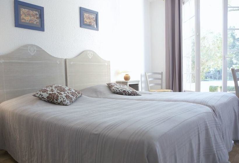 标准间带露台, Logis Hôtel Castel Mouisson