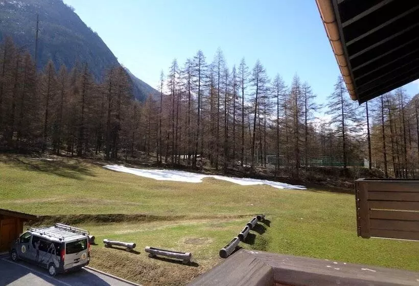 デラックストリプルルーム, B&b Matterhorn Golf