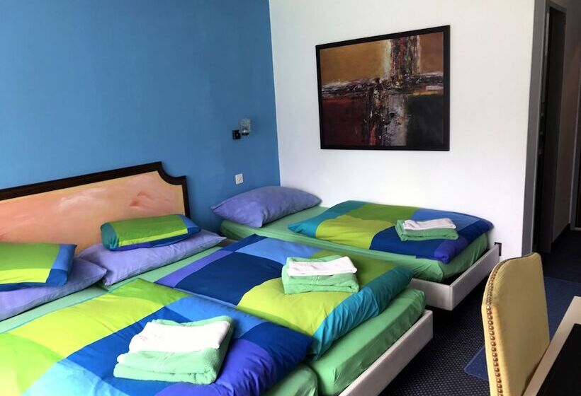 اتاق استاندارد سه نفره, B&b Matterhorn Golf