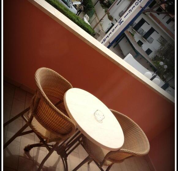 Standard Triple Room with Terrace, Mistral