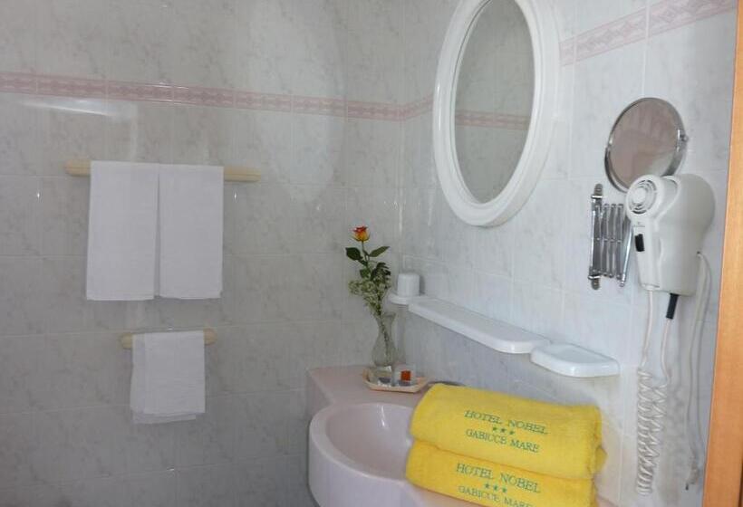 اتاق استاندارد سه نفره, Nobel