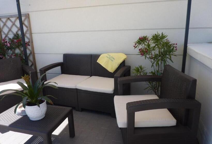 اتاق سوپریور با چشمانداز دریا, Nobel