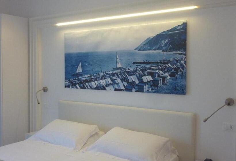 اتاق لوکس با چشمانداز دریا, Nobel