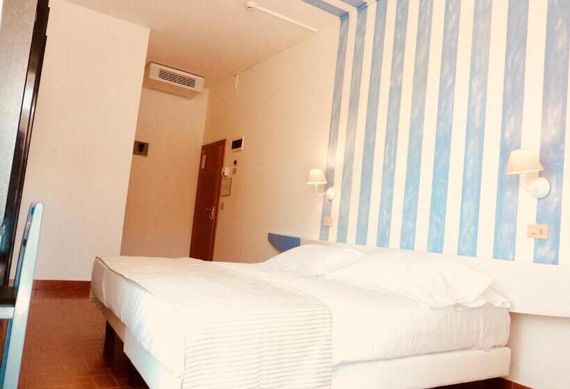 اتاق استاندارد سه نفره, Nobel