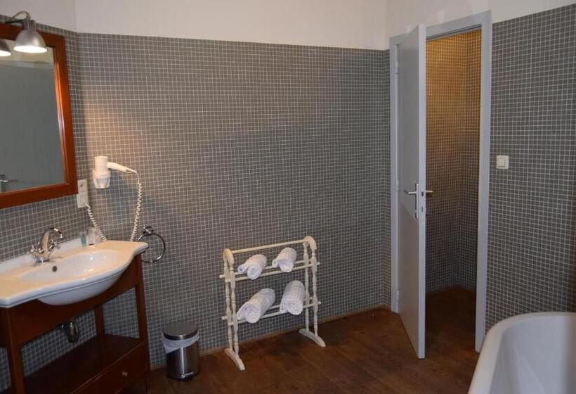 جناح, Oranje City