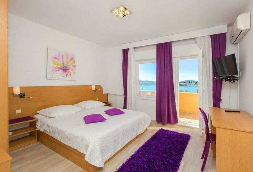 חדר סופריור עם נוף לים ומרפסת, Pansion Zlatna Ribica