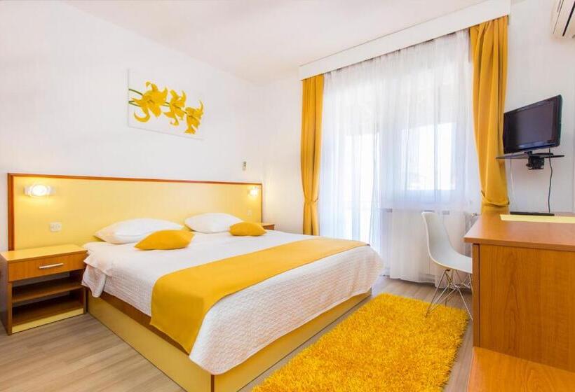 חדר סופריור עם נוף לים ומרפסת, Pansion Zlatna Ribica