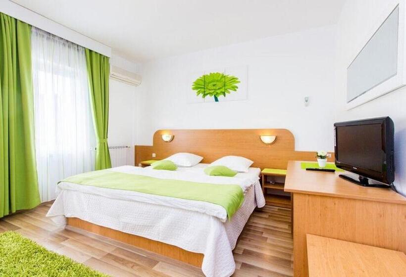 חדר סופריור עם נוף לים ומרפסת, Pansion Zlatna Ribica