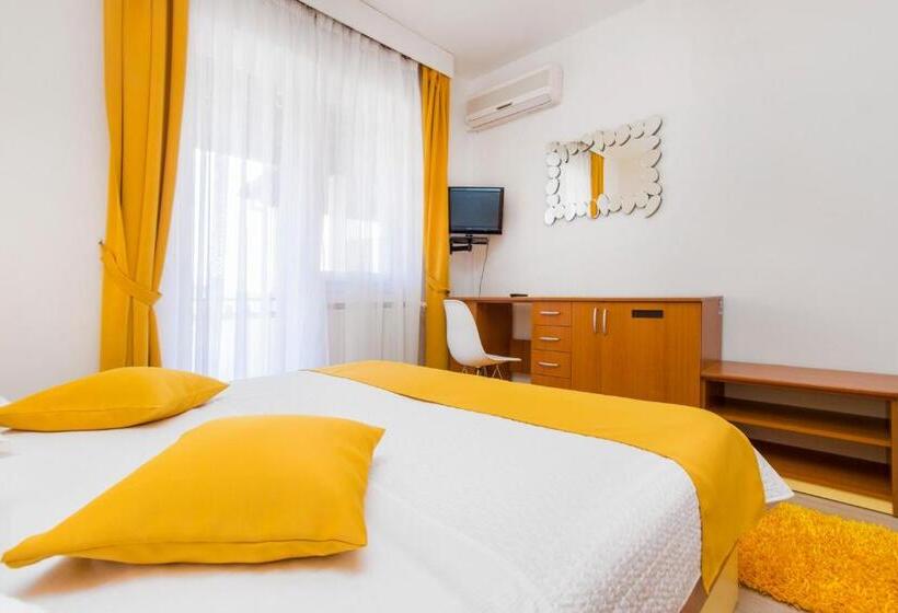 חדר סופריור עם נוף לים ומרפסת, Pansion Zlatna Ribica