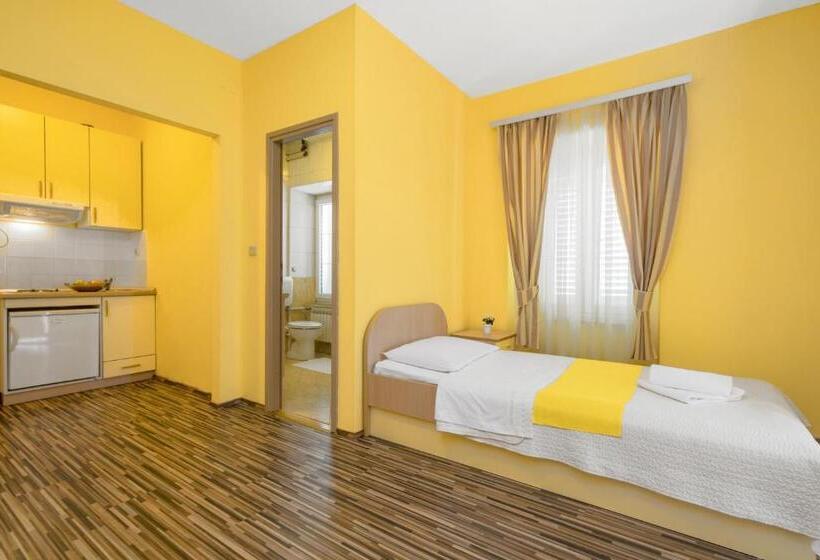 Triple Room Sea View, Pansion Zlatna Ribica