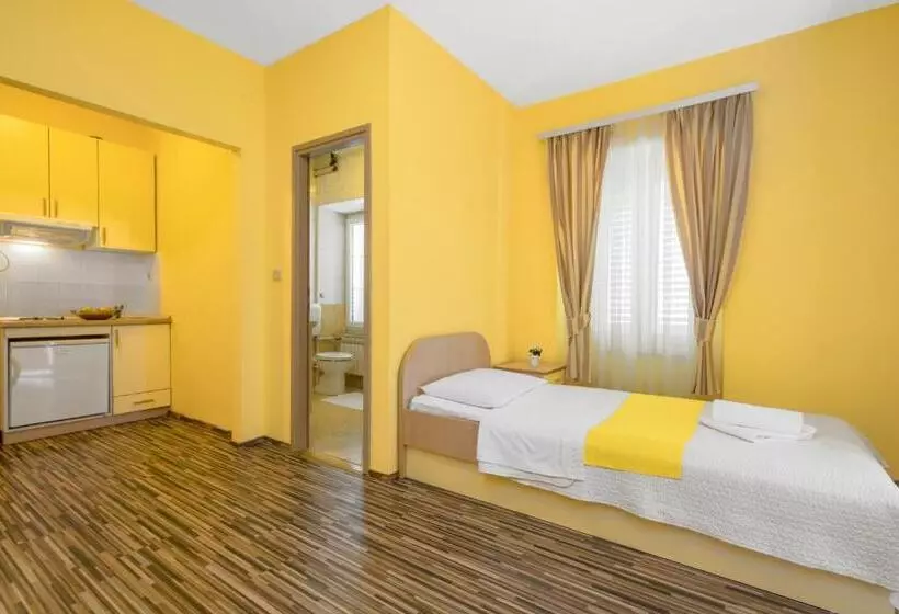Triple Room Sea View, Pansion Zlatna Ribica