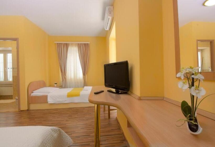 Triple Room Sea View, Pansion Zlatna Ribica