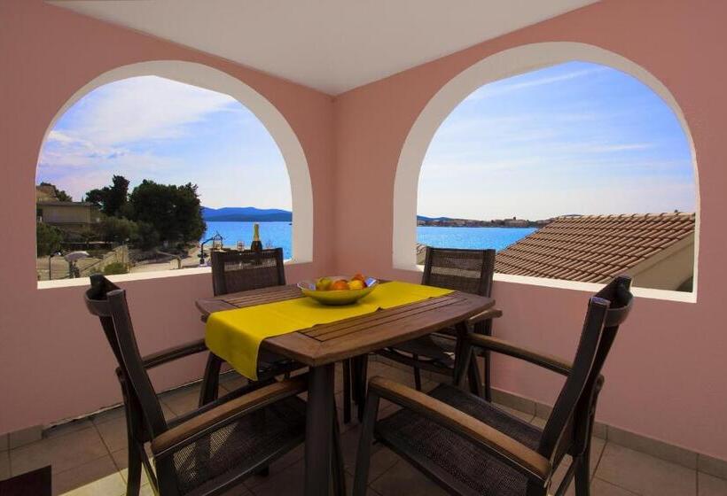 Triple Room Sea View, Pansion Zlatna Ribica