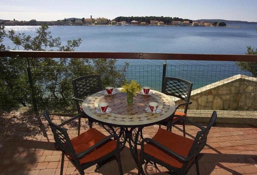 2 Bedrooms Standard Bungalow Sea View, Pansion Zlatna Ribica