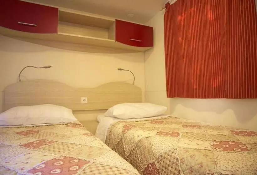 2 Bedrooms Standard Bungalow Sea View, Pansion Zlatna Ribica