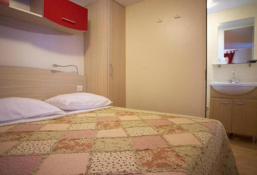 2 Bedrooms Standard Bungalow Sea View, Pansion Zlatna Ribica