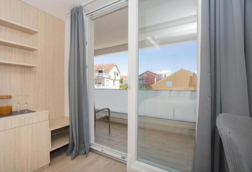 חדר סטנדרט עם מרפסת, Pansion Zlatna Ribica