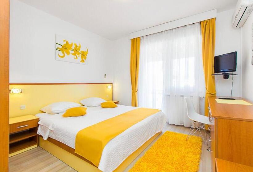 סטודיו סטנדרטי עם נוף לים ומרפסת, Pansion Zlatna Ribica