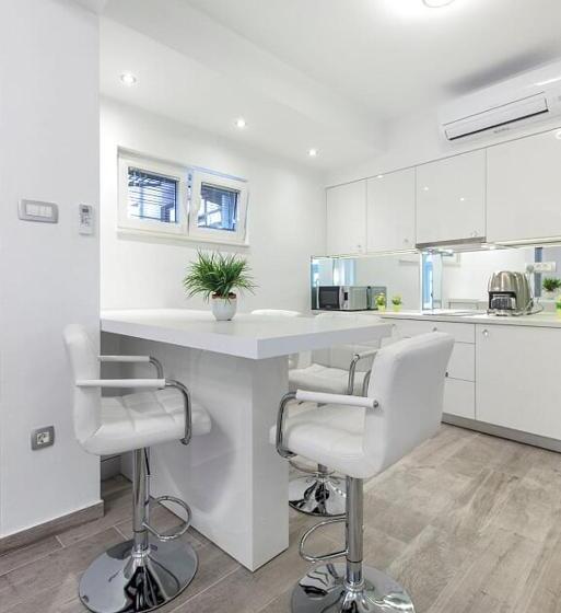 סטודיו דלוקס, Pansion Zlatna Ribica