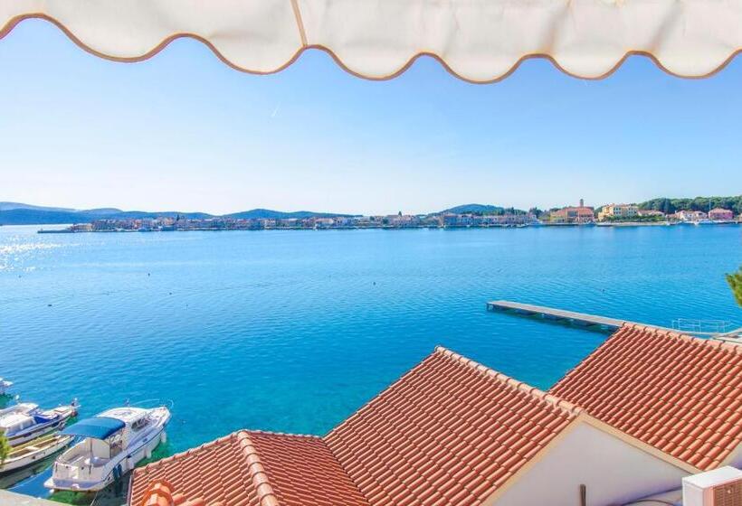 סוויטת דלוקס נוף לים, Pansion Zlatna Ribica