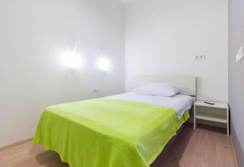 דירת חדר נוף לגינה, Pansion Zlatna Ribica