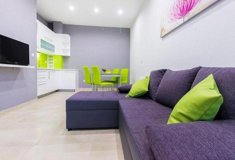 דירת חדר נוף לגינה, Pansion Zlatna Ribica