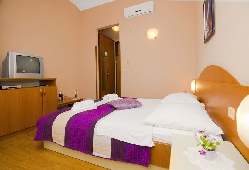 חדר סטנדרט עם מרפסת, Pansion Zlatna Ribica