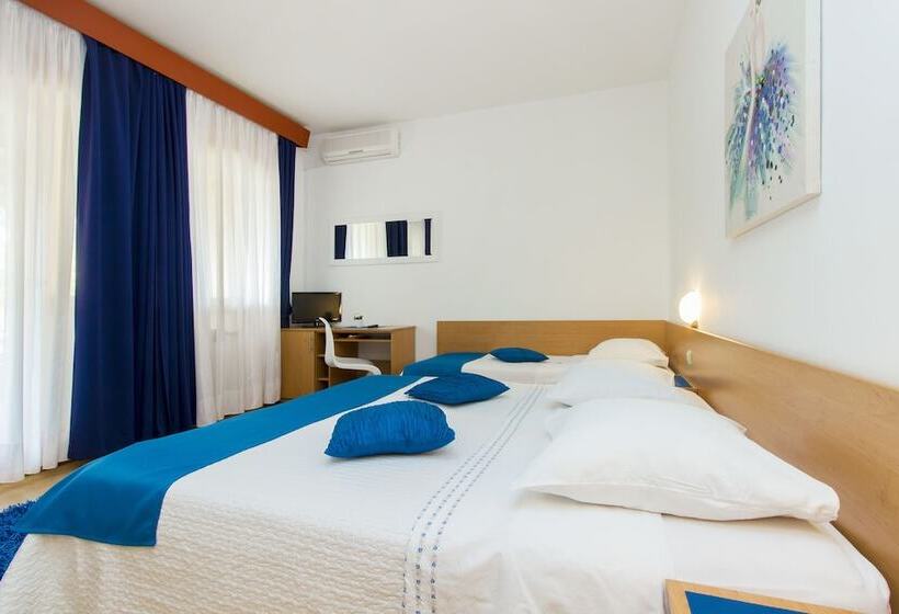 סטודיו סטנדרט עם מרפסת, Pansion Zlatna Ribica