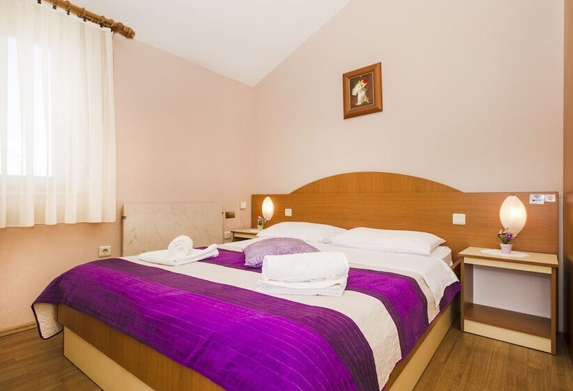 סטודיו סטנדרט עם מרפסת, Pansion Zlatna Ribica