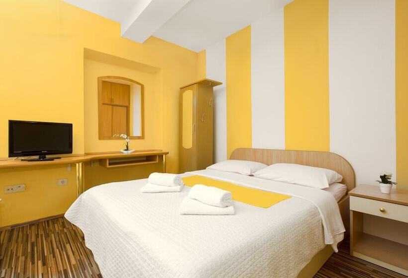 Triple Room Sea View, Pansion Zlatna Ribica