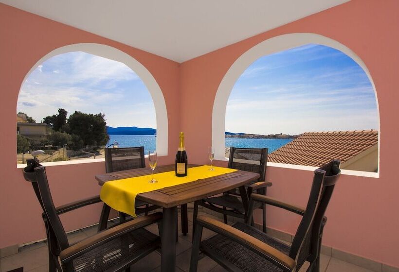 Triple Room Sea View, Pansion Zlatna Ribica