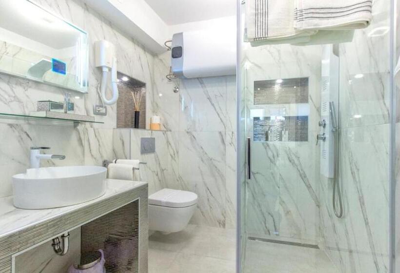 סטודיו דלוקס, Pansion Zlatna Ribica