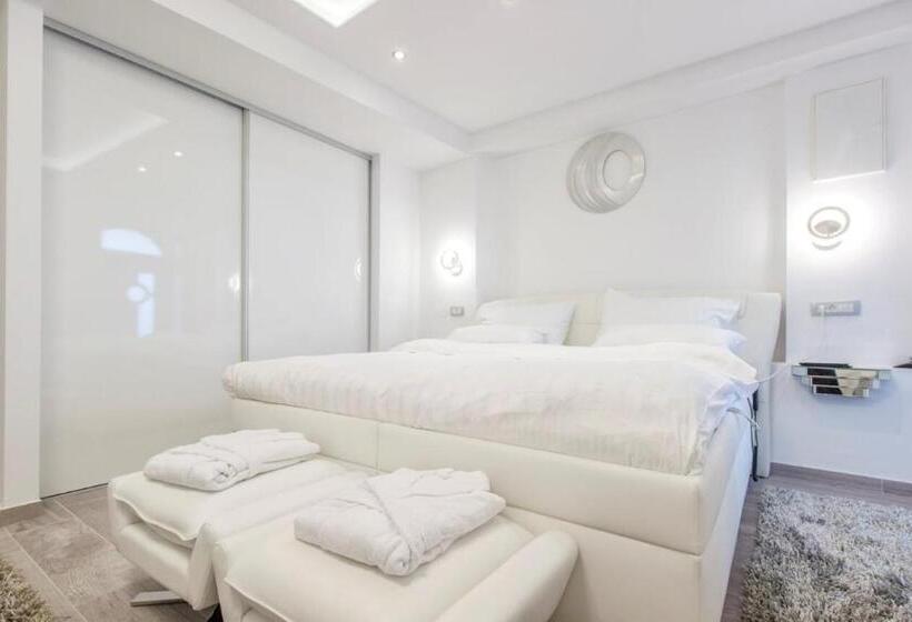 סטודיו דלוקס, Pansion Zlatna Ribica