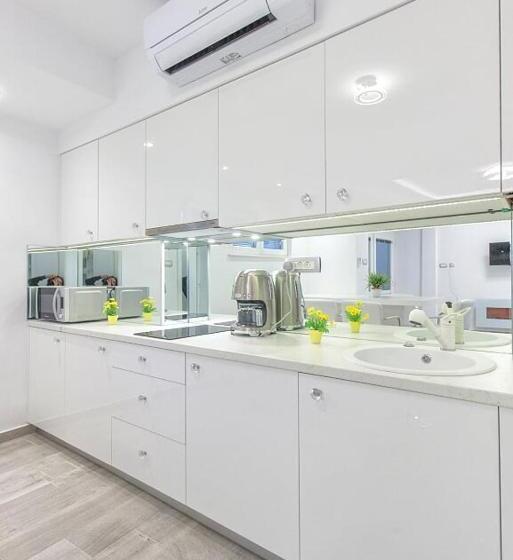 סטודיו דלוקס, Pansion Zlatna Ribica