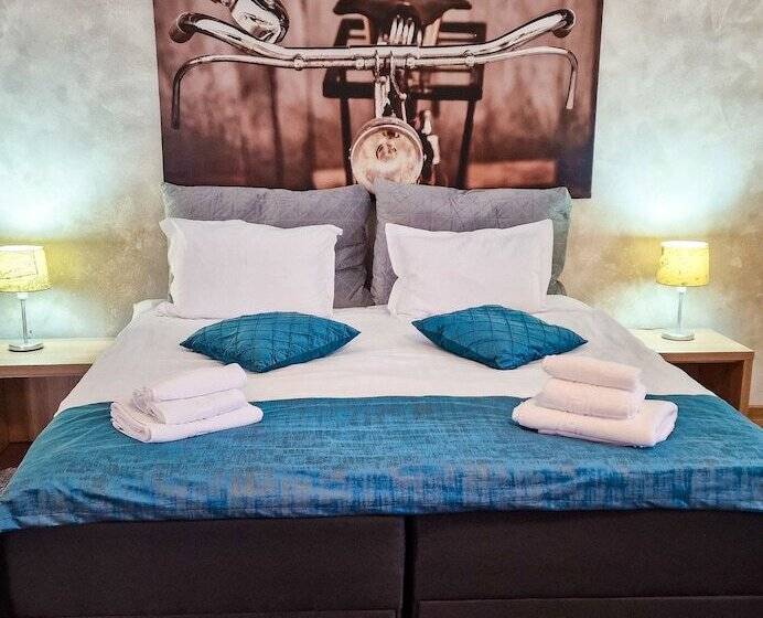 Номер Стандарт, Santa Fe