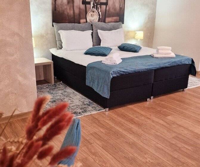 Номер Стандарт, Santa Fe