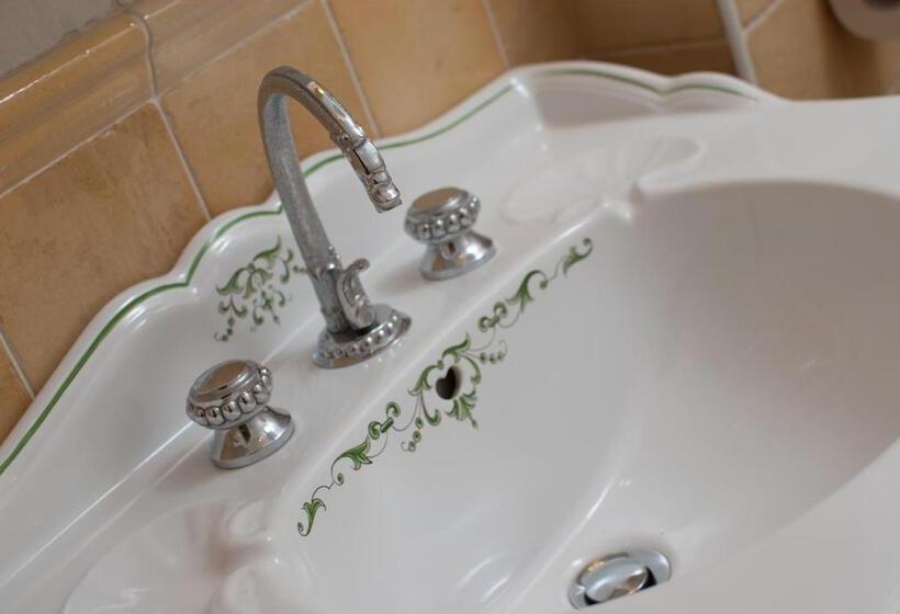 Junior Suite Deluxe, Pod Jasany