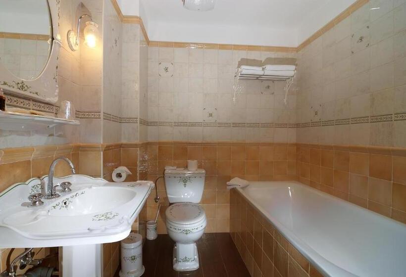 Junior Suite Deluxe, Pod Jasany