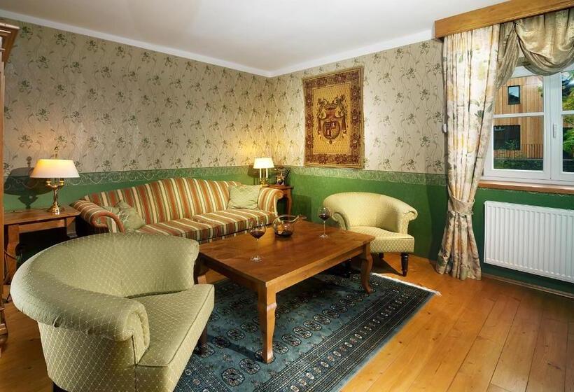 Suite Deluxe, Pod Jasany